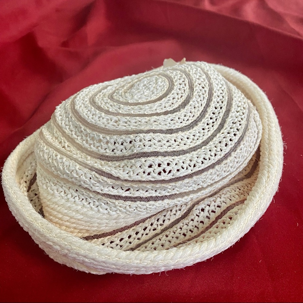 1950s Everitt Original Spiral Woven Straw Cloche Hat with Bow